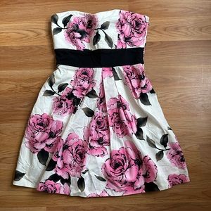 Ruby Ruby Dress. Girls 7 but fits short woman xs. White, pink & black